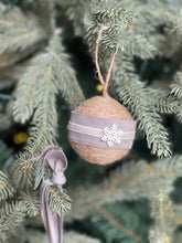 Load image into Gallery viewer, Jute grey strip snowflake
