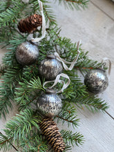 Load image into Gallery viewer, Rustic baubles
