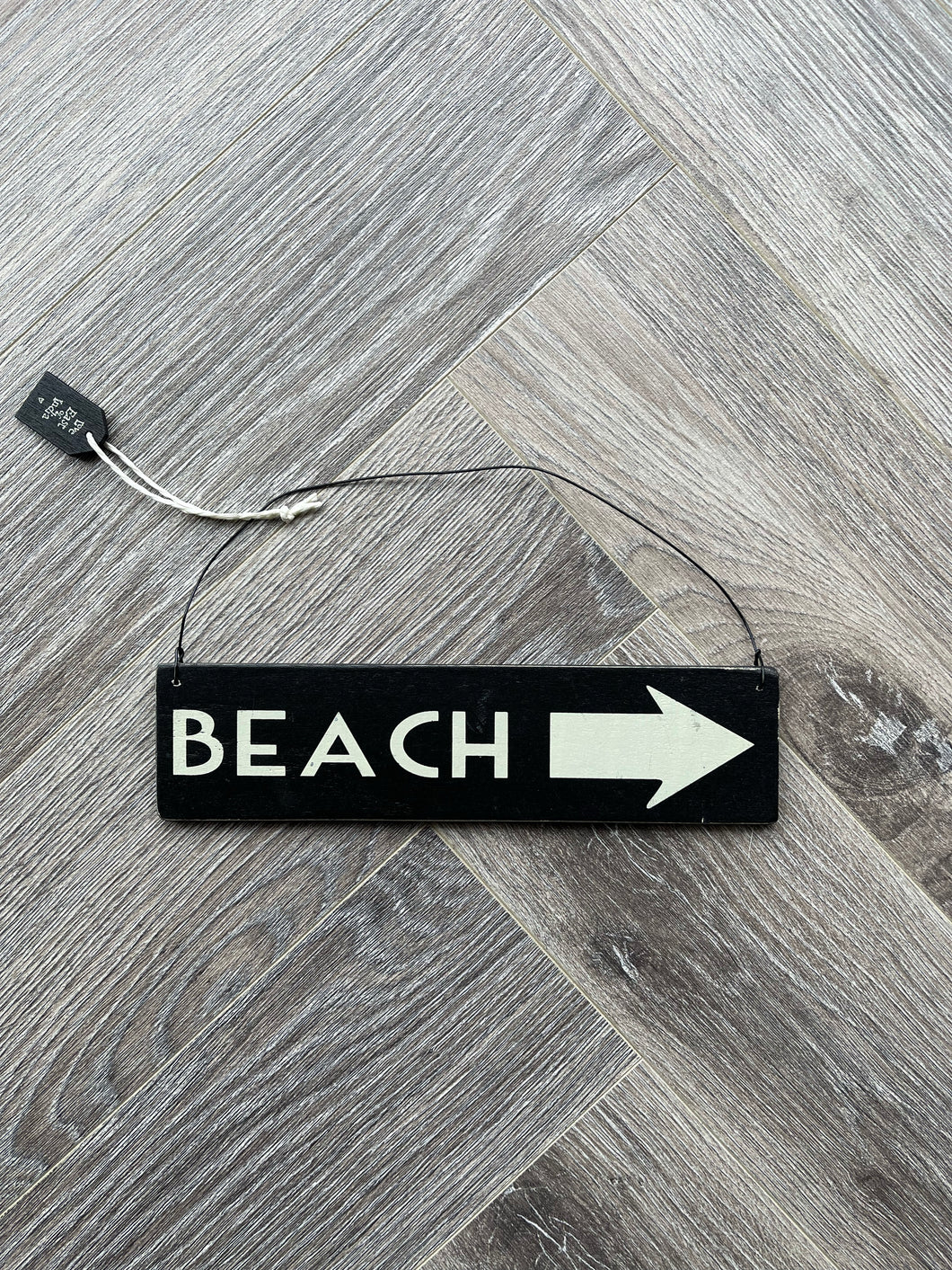 Beach Arrow Sign