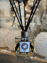 Load image into Gallery viewer, FIG Diffuser
